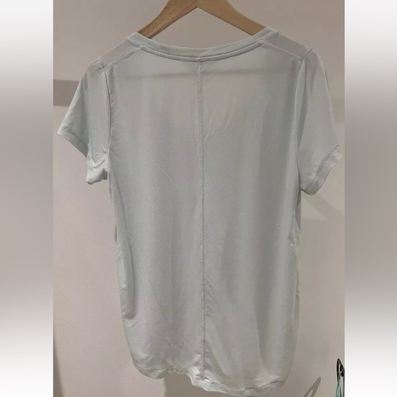 Athleta Scoop Neck Short Sleeve Relaxed Fit Stone Wash Stratus Tee Sz S *E27 - Picture 2 of 2